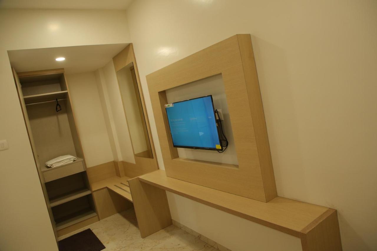 Kalpana Nest Hotel Tudiyalur Exterior photo