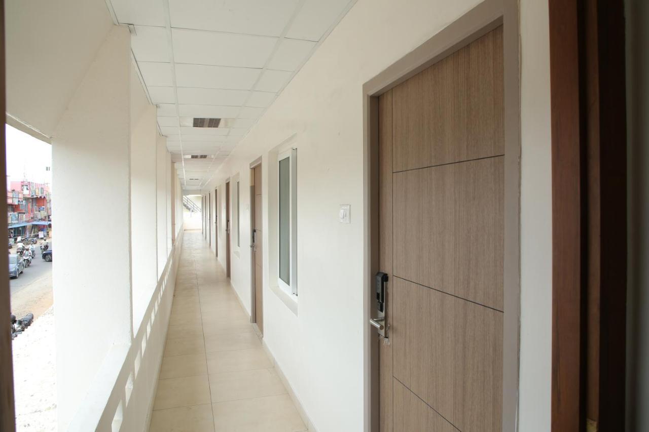 Kalpana Nest Hotel Tudiyalur Exterior photo